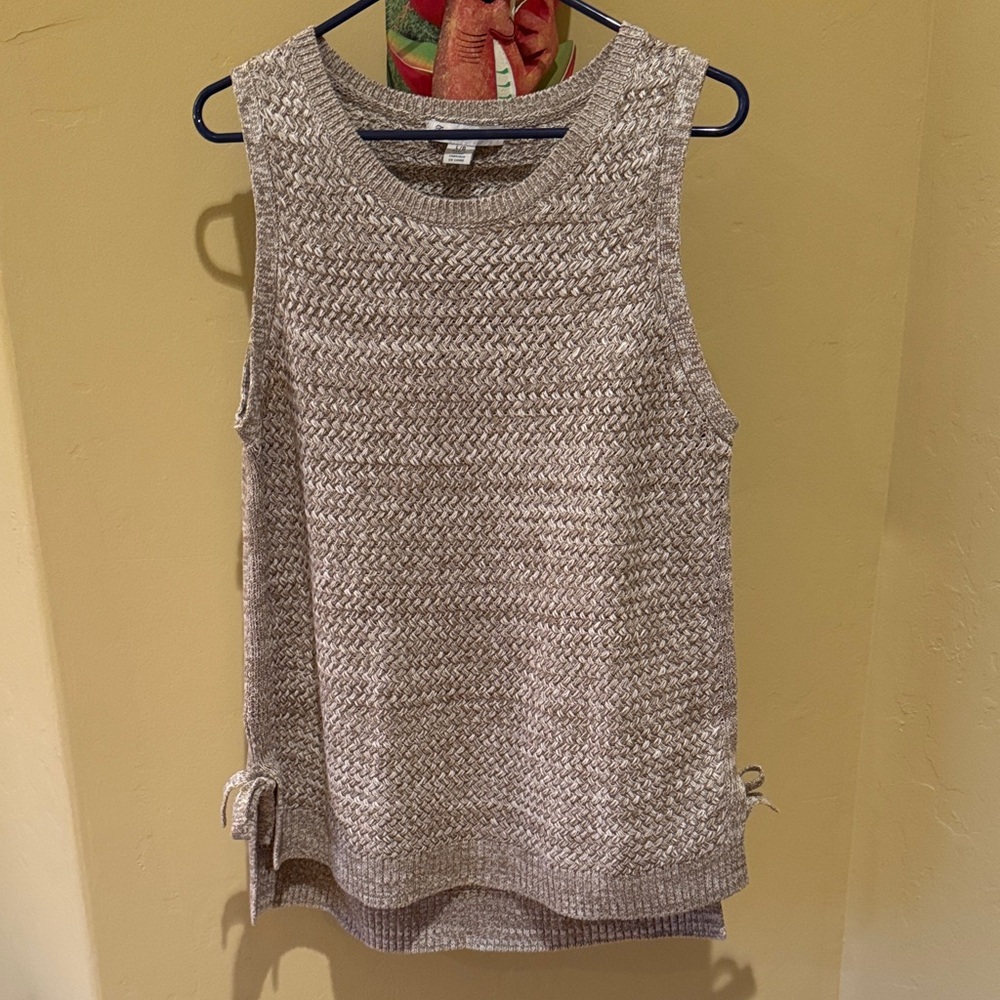 Tommy Bahama Women's Large Sleeveless Knit Top - Beige